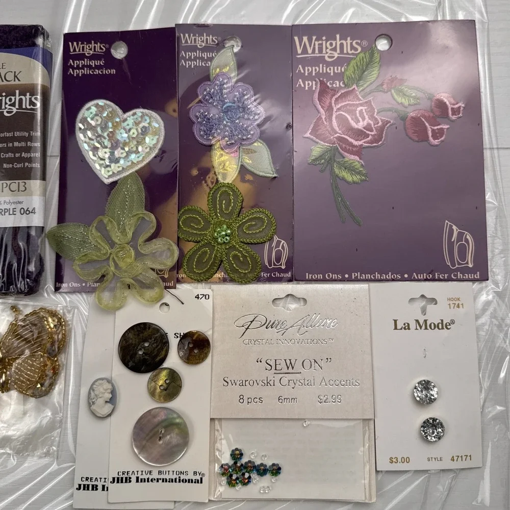 Sewing Embellishment Lot: Appliques, Buttons, Rick Rack, Swarovski Crystals B20Q